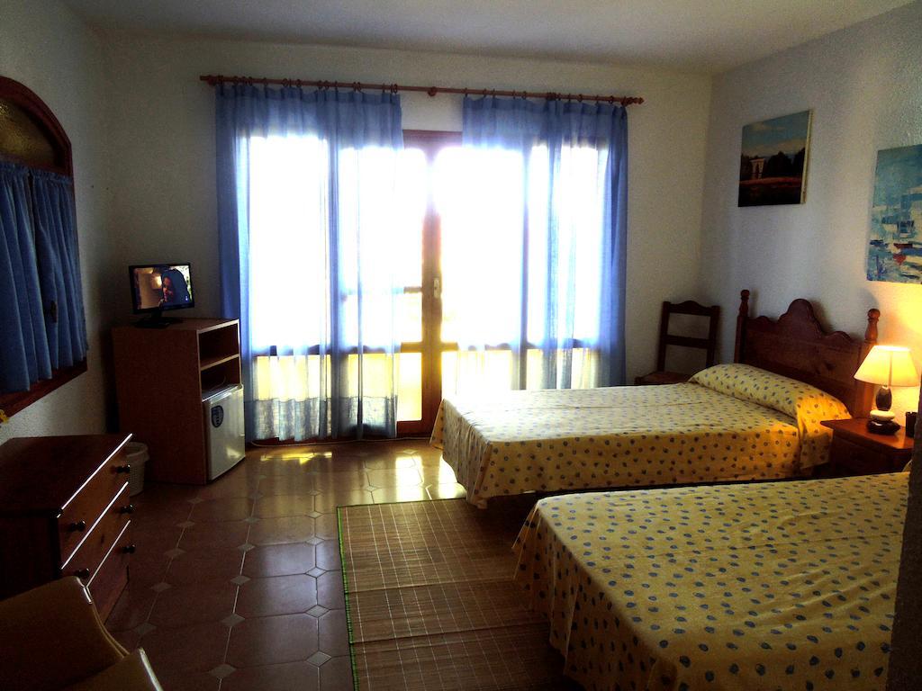 The Sea Garden Hotel L'Ampolla Room photo